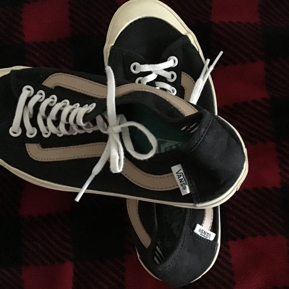 Vans running shoes - Picture 1 of 2